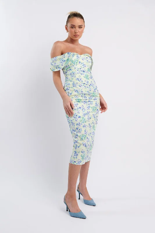 Midi dresses with pleated skirts for a timeless and elegant appeal Lillianne Off-Shoulder Midi Dress Floral Blue Midi dresses with pleated skirts for a timeless and elegant appeal Lillianne Off-Shoulder Midi Dress Floral Blue