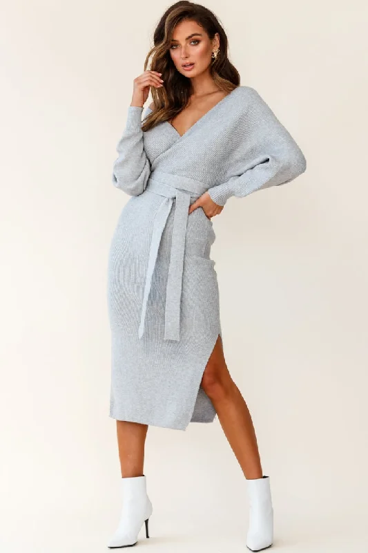 Midi dresses with gathered skirts for a full and flowing silhouette Cameo Batwing Knit Midi Dress Grey Midi dresses with gathered skirts for a full and flowing silhouette Cameo Batwing Knit Midi Dress Grey
