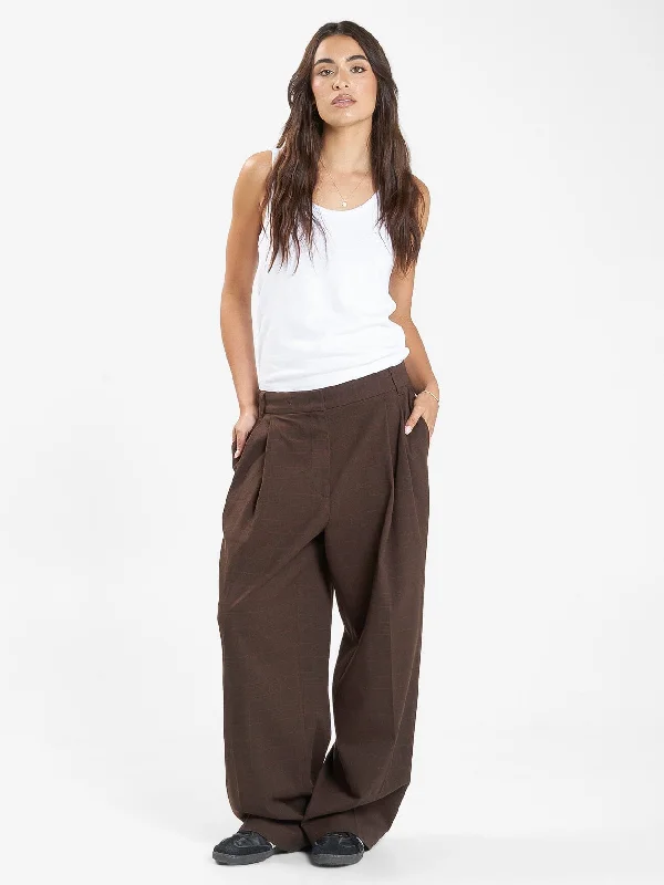 Capri Length Women's Printed Yoga Pants for Workout SessionsGiovanna Trouser - Burnt Chestnut Capri Length Women's Printed Yoga Pants for Workout SessionsGiovanna Trouser - Burnt Chestnut