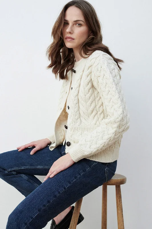 ribbed women cardigan with a classic textureSuper Soft Merino Wool Cardigan in Cream ribbed women cardigan with a classic textureSuper Soft Merino Wool Cardigan in Cream