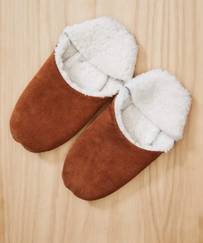 Women's Leather Slippers with a Hand - Stitched Design in Burgundy for DurabilitySuede Moroccan Slipper Women's Leather Slippers with a Hand - Stitched Design in Burgundy for DurabilitySuede Moroccan Slipper