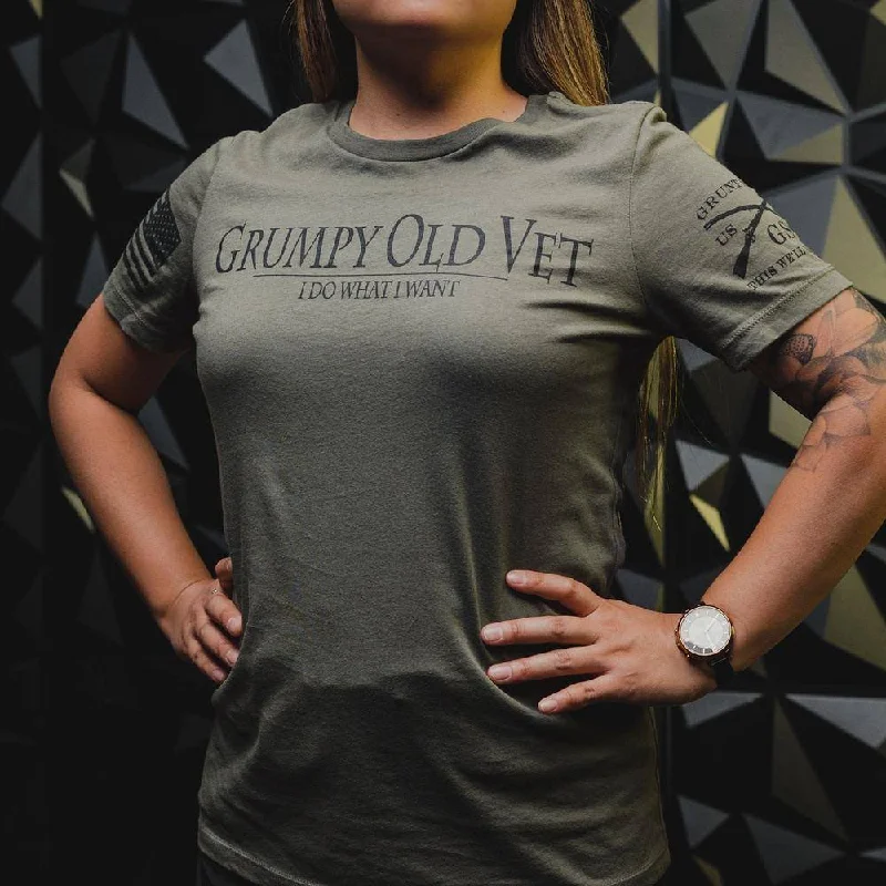 Embroidered Women T Shirt with Intricate DetailsWomen's Grumpy Old Vet Relaxed Fit T-Shirt - Military Green Embroidered Women T Shirt with Intricate DetailsWomen's Grumpy Old Vet Relaxed Fit T-Shirt - Military Green