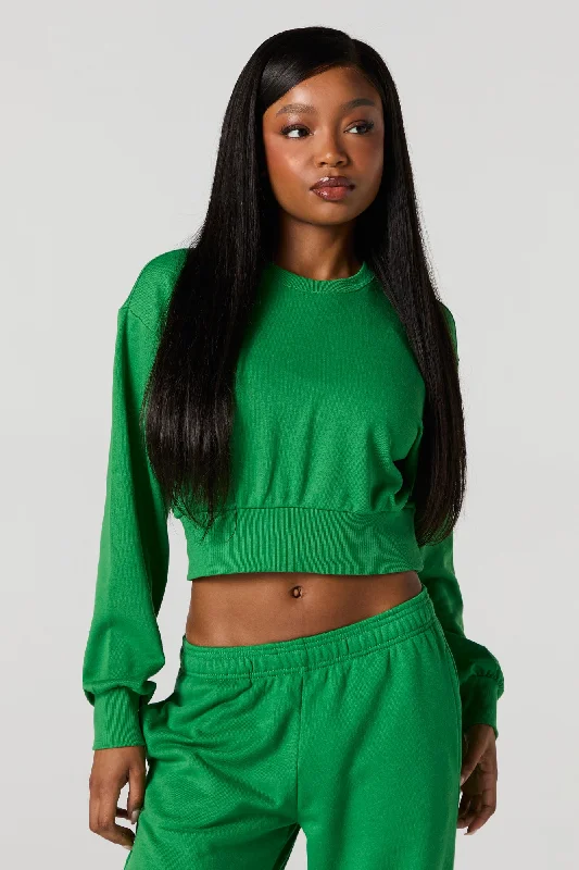 Women's pullover hoodie with a side slit for a modern and relaxed fitCrewneck Cropped Sweatshirt Women's pullover hoodie with a side slit for a modern and relaxed fitCrewneck Cropped Sweatshirt