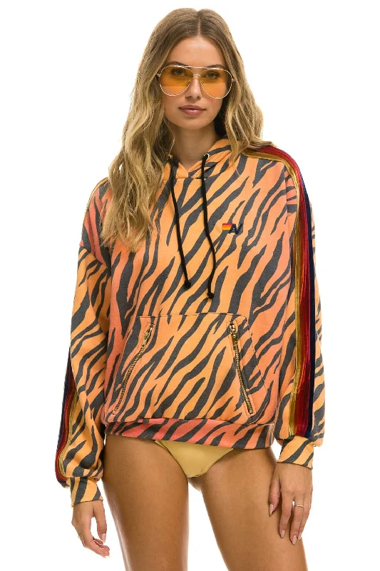 Women's oversized cropped hoodie with drawstrings for a trendy lookCLASSIC RELAXED PULLOVER HOODIE WITH ZIPPER POCKETS - TIGER Women's oversized cropped hoodie with drawstrings for a trendy lookCLASSIC RELAXED PULLOVER HOODIE WITH ZIPPER POCKETS - TIGER
