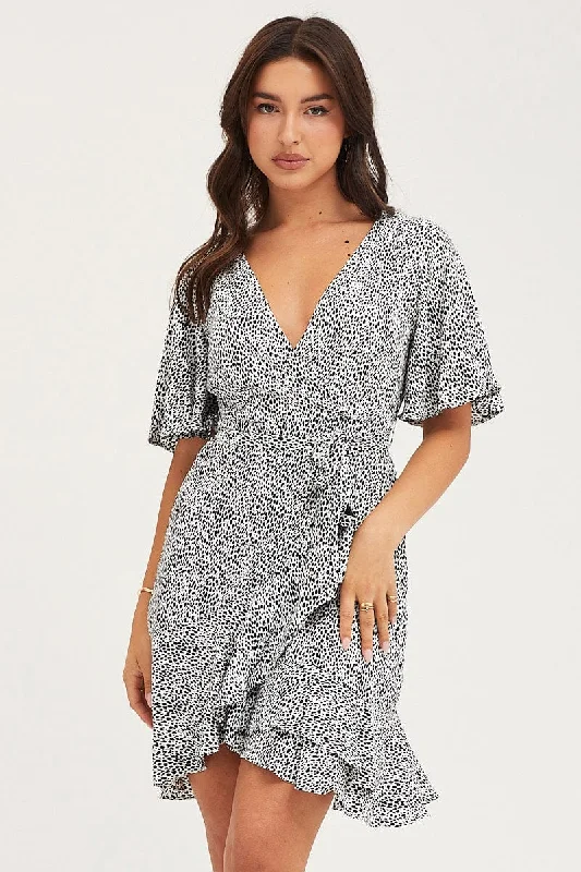 Ruffled Women Dress with Multiple Layers for a Playful and Girly StyleGeo Print Skater Dress Short Sleeve Mini Ruffled Women Dress with Multiple Layers for a Playful and Girly StyleGeo Print Skater Dress Short Sleeve Mini
