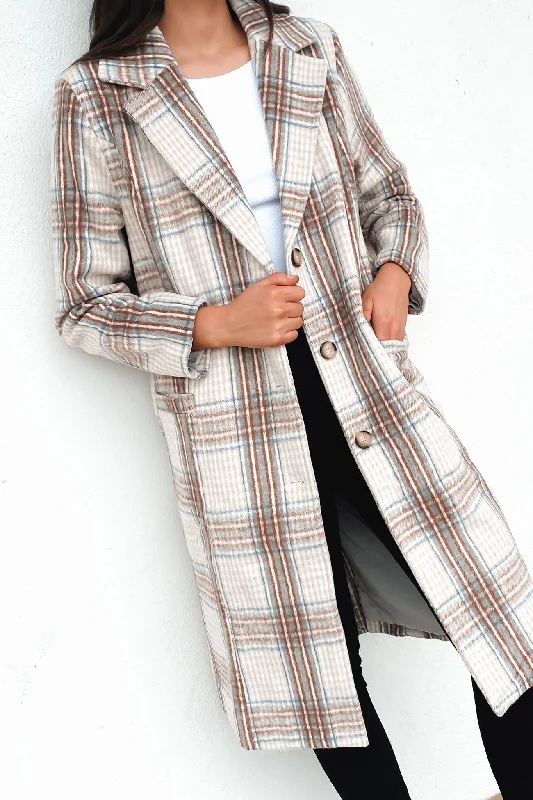 Women's quilted puffer jackets in a cropped silhouette for a modern twistPhillipa Check Coat Check Women's quilted puffer jackets in a cropped silhouette for a modern twistPhillipa Check Coat Check