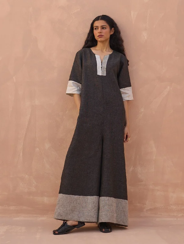 Wrap - Style Women Dress with Adjustable Fit for All Body Types Wrap - Style Women Dress with Adjustable Fit for All Body Types Anahi Color-Blocked Linen Jumpsuit - Charcoal Wrap - Style Women Dress with Adjustable Fit for All Body Types Wrap - Style Women Dress with Adjustable Fit for All Body Types Anahi Color-Blocked Linen Jumpsuit - Charcoal