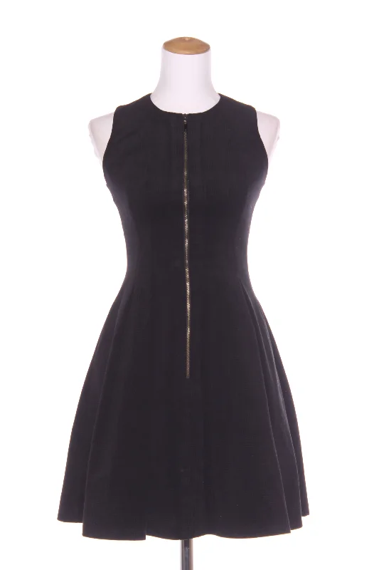 Shift Women Dress with a Simple and Classic Design for Everyday Wear Shift Women Dress with a Simple and Classic Design for Everyday Wear CUE (LN) AU - Self check velour feel dress! 6 Shift Women Dress with a Simple and Classic Design for Everyday Wear Shift Women Dress with a Simple and Classic Design for Everyday Wear CUE (LN) AU - Self check velour feel dress! 6