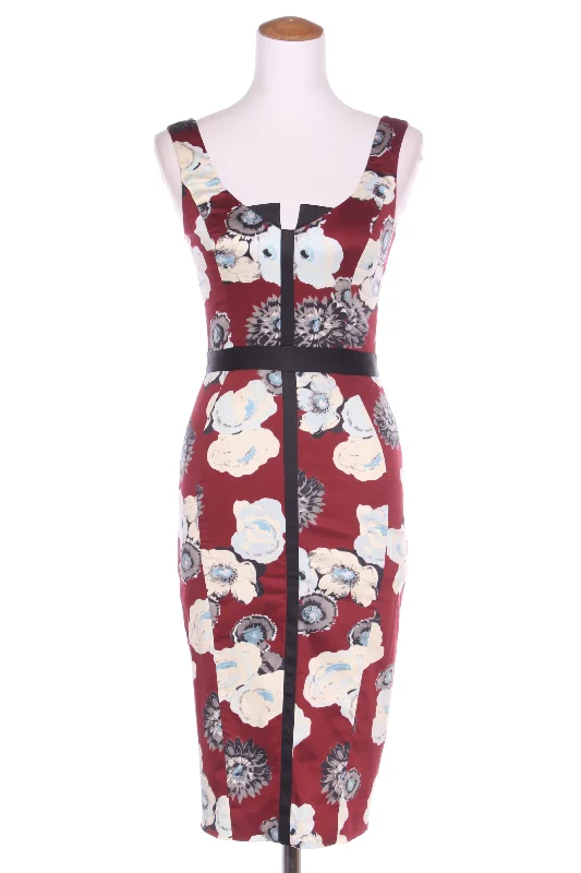 Empire Waist Women Dress to Accentuate the Bust and Conceal the Waist Empire Waist Women Dress to Accentuate the Bust and Conceal the Waist CUE (AU) Maroon floral pencil dress! 6 Empire Waist Women Dress to Accentuate the Bust and Conceal the Waist Empire Waist Women Dress to Accentuate the Bust and Conceal the Waist CUE (AU) Maroon floral pencil dress! 6