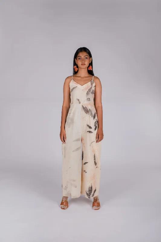 Halter Neck Women Dress to Show Off the Shoulders and Neckline Halter Neck Women Dress to Show Off the Shoulders and Neckline HAZEL JUMPSUIT Halter Neck Women Dress to Show Off the Shoulders and Neckline Halter Neck Women Dress to Show Off the Shoulders and Neckline HAZEL JUMPSUIT