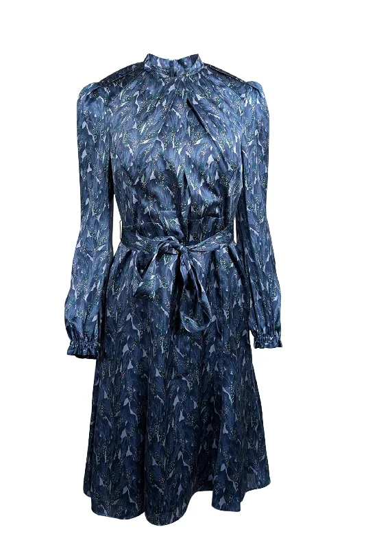 Pleated Women Dress with a Timeless and Elegant Texture Pleated Women Dress with a Timeless and Elegant Texture The Fold - Blue Leaf Print Silk A-Line Dress w/ Belt Sz 8 Pleated Women Dress with a Timeless and Elegant Texture Pleated Women Dress with a Timeless and Elegant Texture The Fold - Blue Leaf Print Silk A-Line Dress w/ Belt Sz 8