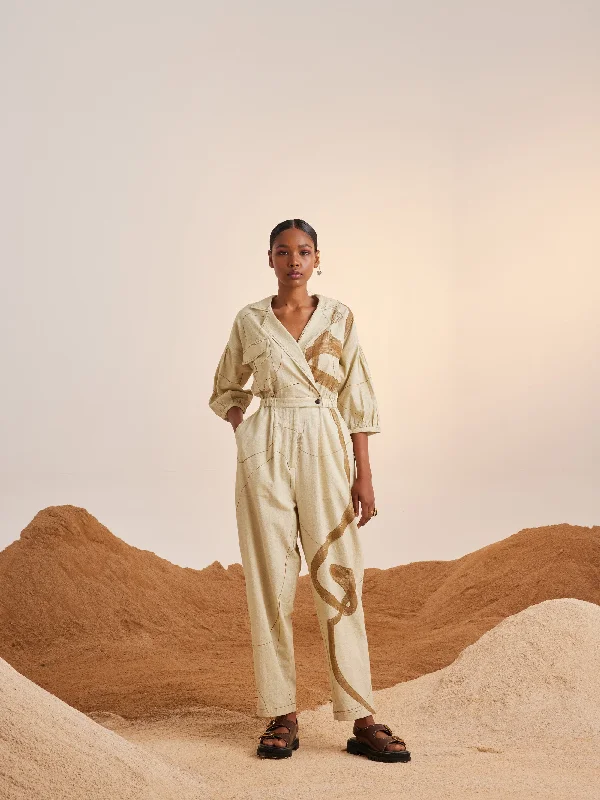 Empire Waist Women Dress to Accentuate the Bust and Conceal the Waist Empire Waist Women Dress to Accentuate the Bust and Conceal the Waist Top Stitch Jumpsuit Empire Waist Women Dress to Accentuate the Bust and Conceal the Waist Empire Waist Women Dress to Accentuate the Bust and Conceal the Waist Top Stitch Jumpsuit