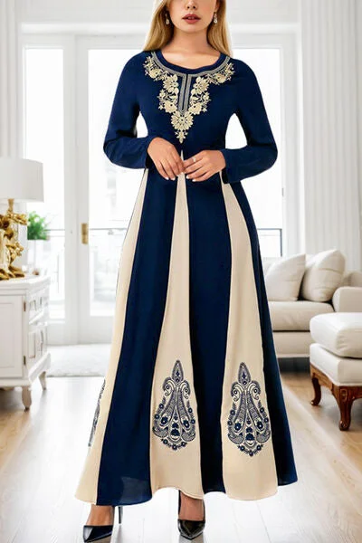 Maxi dresses with a keyhole back for a sexy detailPrinted Round Neck Long Sleeve Maxi Dress Maxi dresses with a keyhole back for a sexy detailPrinted Round Neck Long Sleeve Maxi Dress