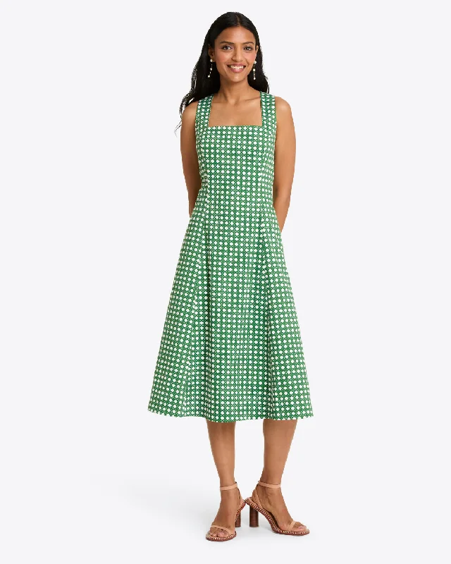 Midi dresses with bow accents for a sweet and charming lookGenevieve Midi Dress in Structured Cotton Midi dresses with bow accents for a sweet and charming lookGenevieve Midi Dress in Structured Cotton
