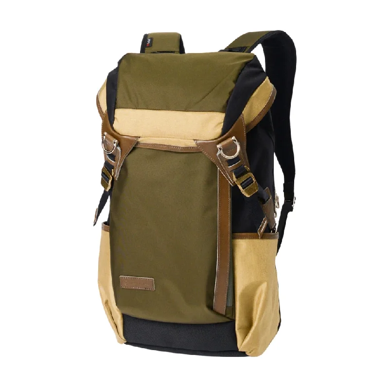 Denim Top with a Belted Waist for a Defined SilhouetteMaster-piece "Potential" Flap Backpack (Olive) Denim Top with a Belted Waist for a Defined SilhouetteMaster-piece "Potential" Flap Backpack (Olive)