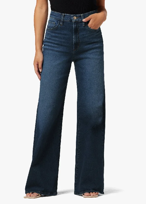 Distressed Denim Top for a Trendy and Edgy LookTHE MIA PETITE