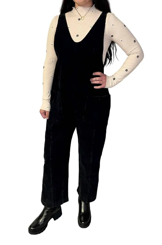 Women's polyester workout pants Button - fly women jeans with a traditional touch Corduroy Overall In Black Women's polyester workout pants Button - fly women jeans with a traditional touch Corduroy Overall In Black