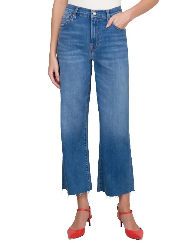 Women's unisex - style casual pants Ripped women jeans for a rebellious and fashion - forward style Cropped Alexa Jeans In Sapphire Blue Women's unisex - style casual pants Ripped women jeans for a rebellious and fashion - forward style Cropped Alexa Jeans In Sapphire Blue