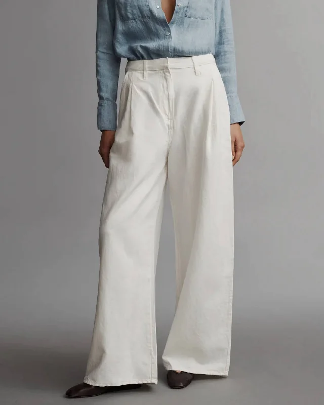 Women's pants for job interviews Skinny women jeans with a form - fitting design Greene St Pant In Wht Women's pants for job interviews Skinny women jeans with a form - fitting design Greene St Pant In Wht