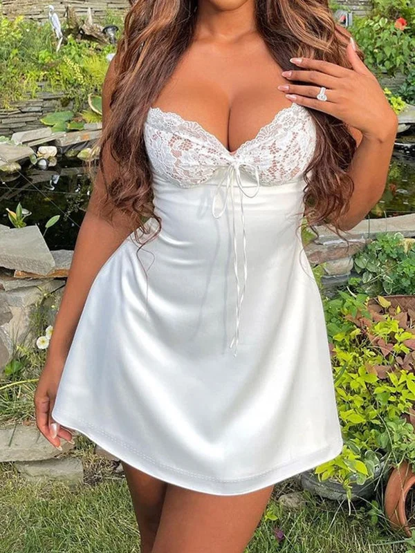 Mini dresses with halter necks for a stylish choiceBerryBetty - Lace Paneled Sleeveless Mini Dress Mini dresses with halter necks for a stylish choiceBerryBetty - Lace Paneled Sleeveless Mini Dress