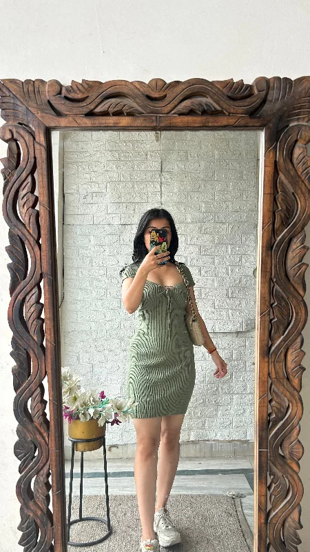 Bodycon dress with a mesh insert for a stylish edge​Cute dresse 34-36 bust/l:34
