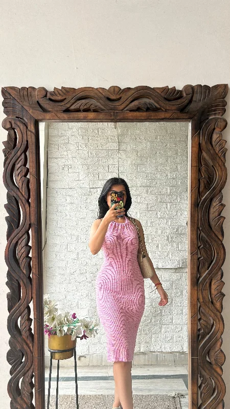 Backless bodycon dress for a bold statement​Cute dressss 32-33 bust/l:35