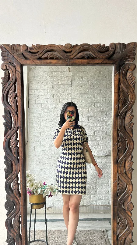 Bodycon dress with a cold - shoulder design​Paris dress 34 bust/l:32