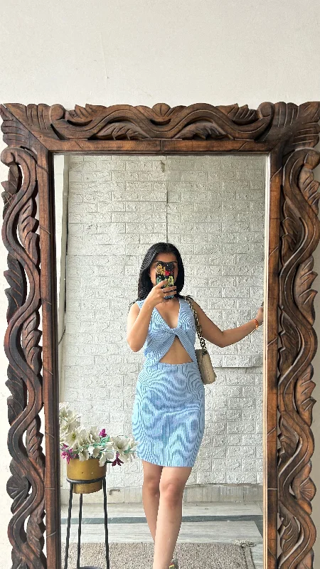 Bodycon dress in a neon color for a vibrant appearance​Sexy dress 34-36 bust/l:33