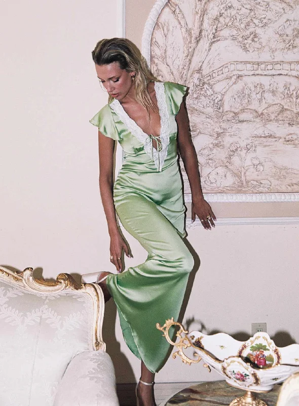 Mermaid - cut formal dresses in satin for a glamorous prom nightArmas Lace Trim Maxi Dress Green Mermaid - cut formal dresses in satin for a glamorous prom nightArmas Lace Trim Maxi Dress Green