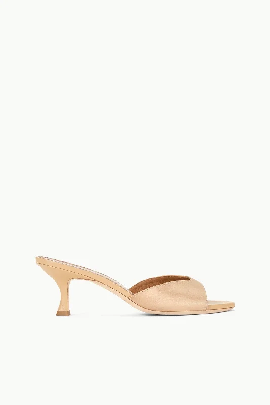 Mermaid - cut formal dresses in satin for a glamorous prom nightBRIGITTE MULE | CAMEL SATIN Mermaid - cut formal dresses in satin for a glamorous prom nightBRIGITTE MULE | CAMEL SATIN