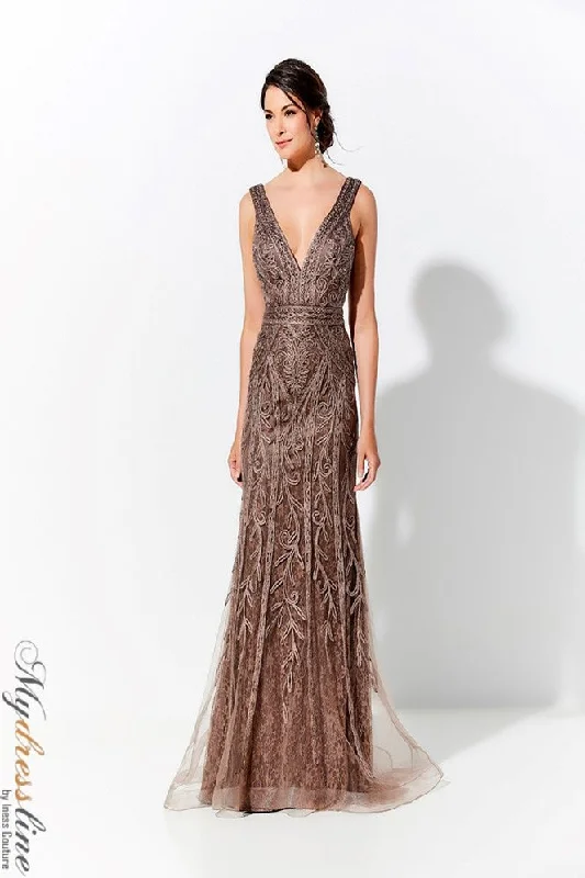 Formal dresses with pleated yokes and button - up fronts for a classic and refined lookIvonne D 120D03