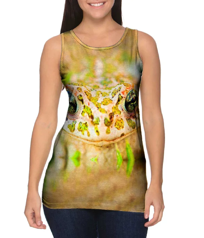 High - Neck Women's Silk Blend Tank Tops for a Luxurious FeelCloseup Frog