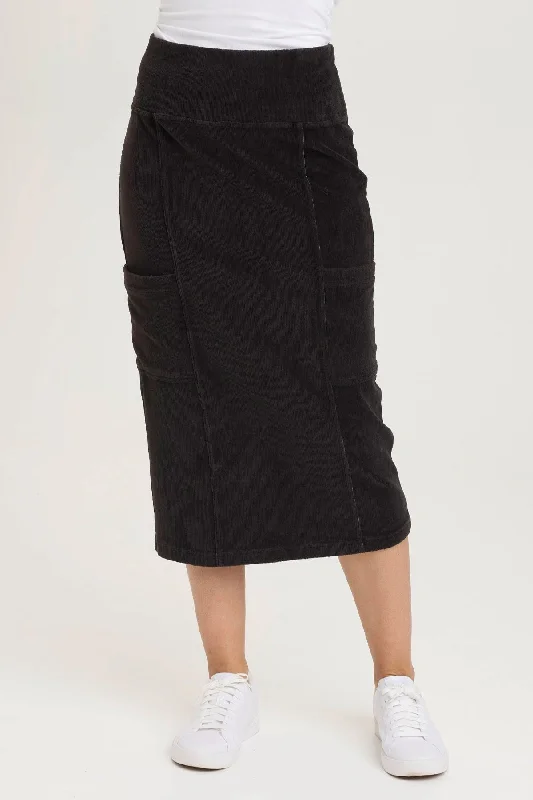 Women's Cargo - Style One - Pieces in Khaki with Pockets for a Practical and Stylish Outdoor LookFannar Skirt Women's Cargo - Style One - Pieces in Khaki with Pockets for a Practical and Stylish Outdoor LookFannar Skirt