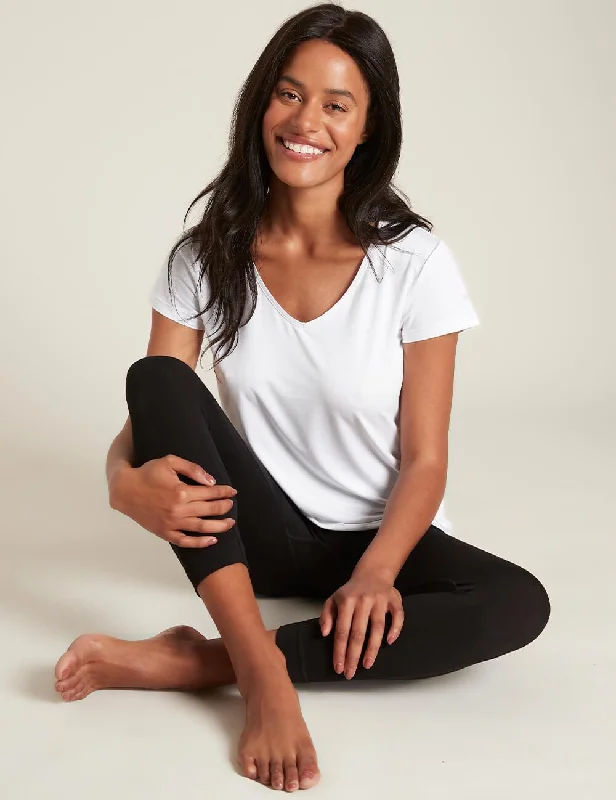 Recycled material cover ups for an environmentally friendly choiceWhite V Neck T-Shirt 100% Cotton Elastane Recycled material cover ups for an environmentally friendly choiceWhite V Neck T-Shirt 100% Cotton Elastane